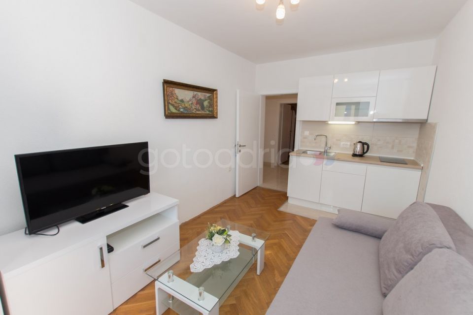 Apartman Rose VIII