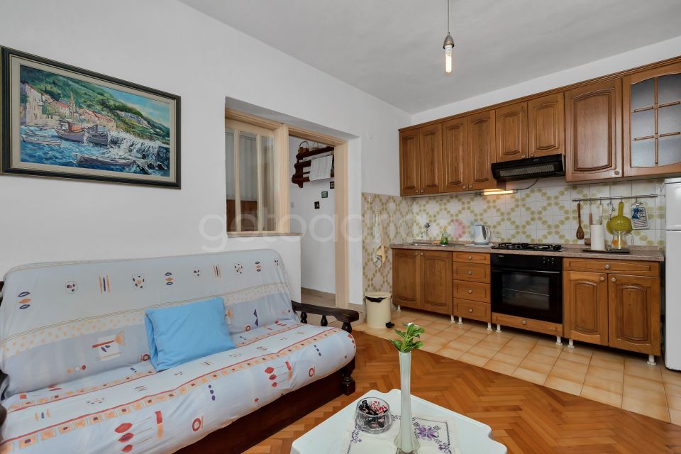 Apartman uz plazu Maria III 