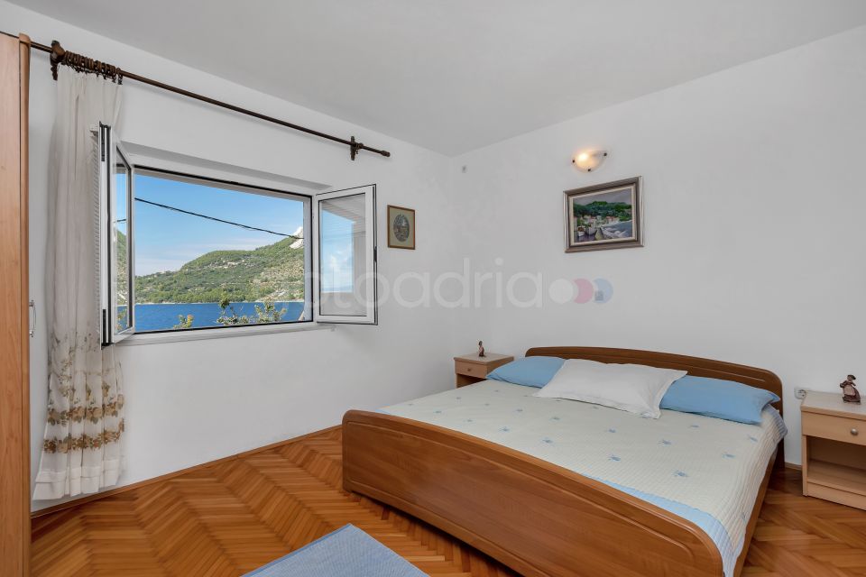 Seaview apartment Maria III