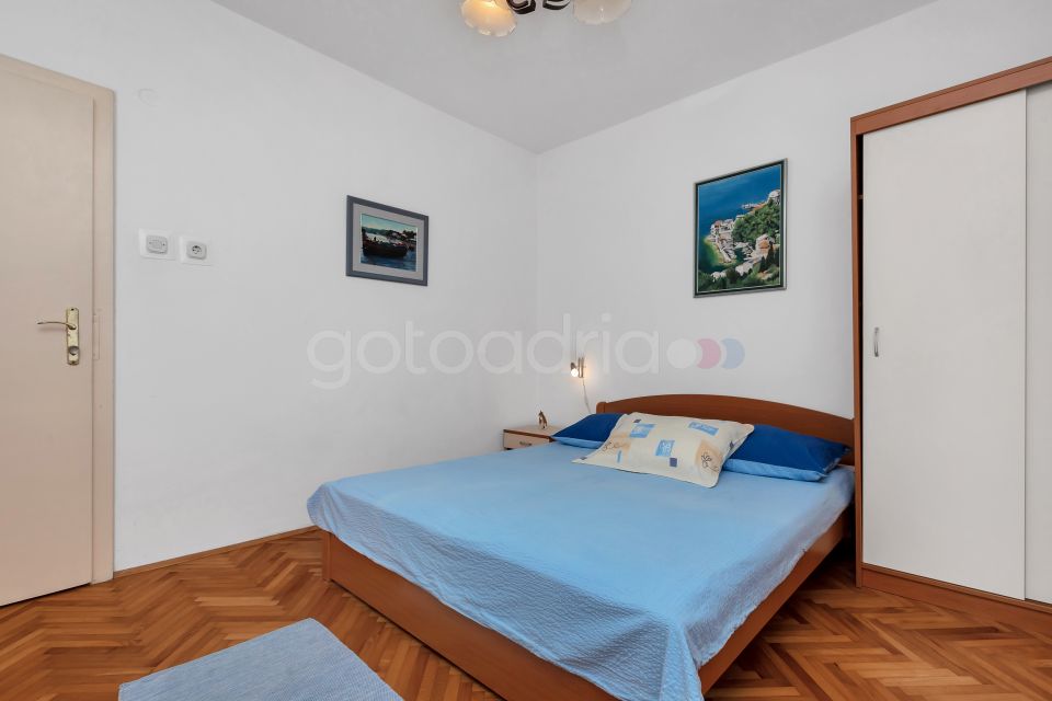 Apartman uz plazu Maria III