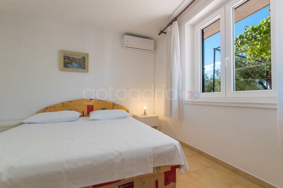 Apt near the beach Jagodia I