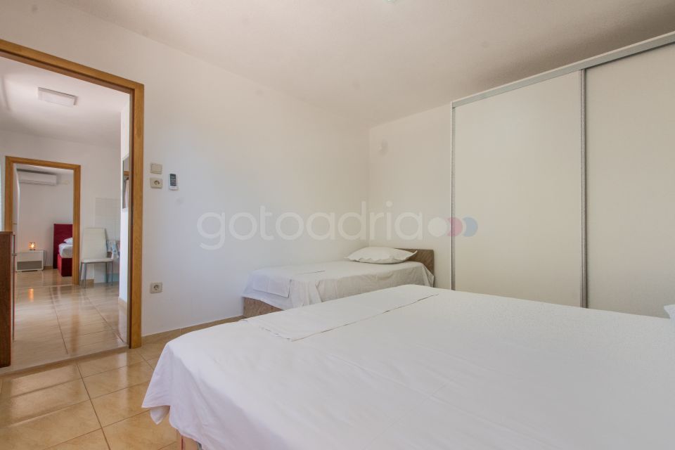 Apt near the beach Jagodia I