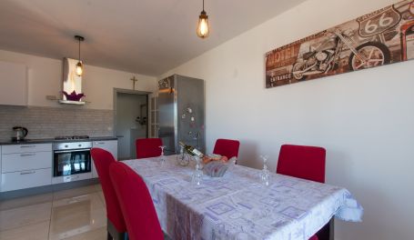 Apartment in quiet area Vesna