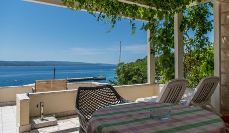 Ljubica II BeachFront Studio