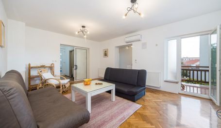 Apartman u centru Dolore II 