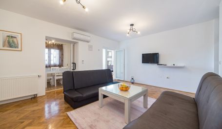 Apartman u centru Dolore II 