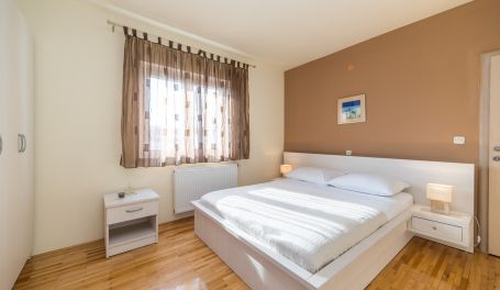 Apartman u centru Dolore II 