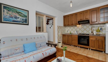 Apartman uz plazu Maria III