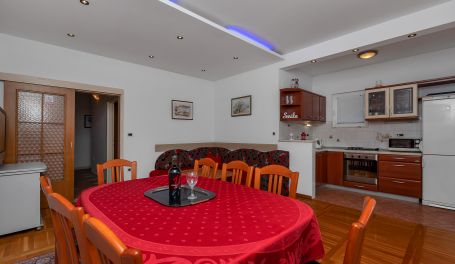 4Bedrooms•FreeParking•BigBalcony•Apt Bugenvilija 