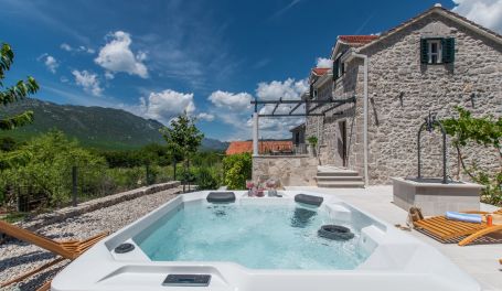 Villa Le Adria • Hot Tub • Free Beach Parking