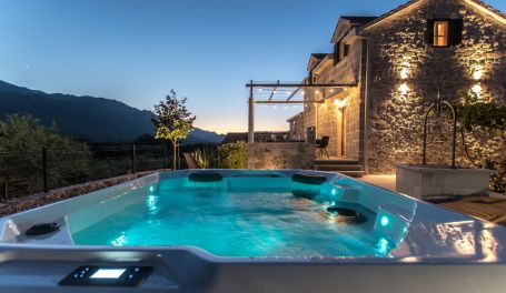 Villa Le Adria • Hot Tub • Free Beach Parking